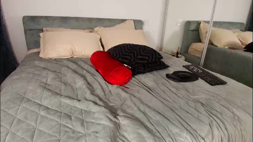 abellaangel Приват Записи 2025-12-16