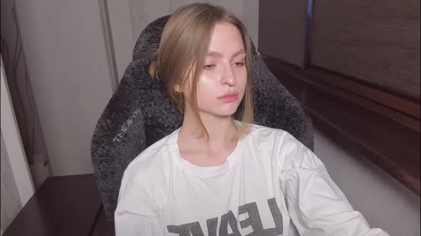 mollydangerous Приват Записи 2025-12-17