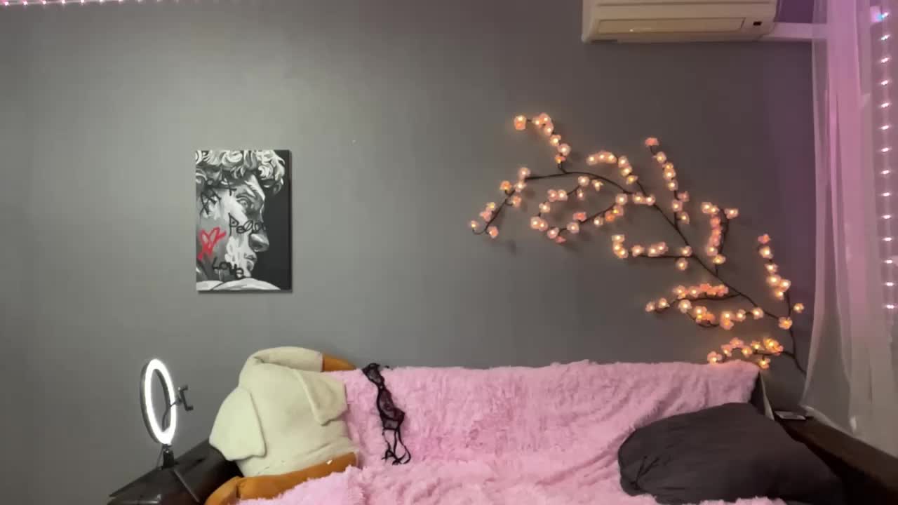 MicaFiechter Приват Записи 2025-12-17