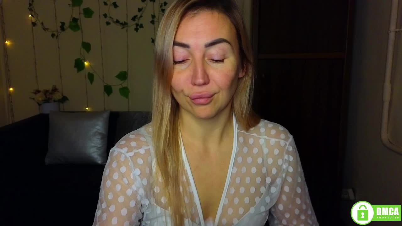 Jullyblondkiss Приват Записи 2026-01-09