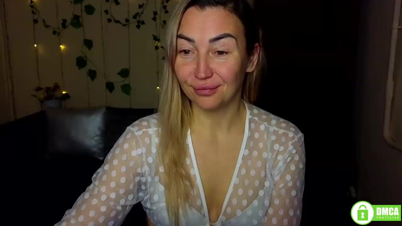 Jullyblondkiss Приват Записи 2026-01-12