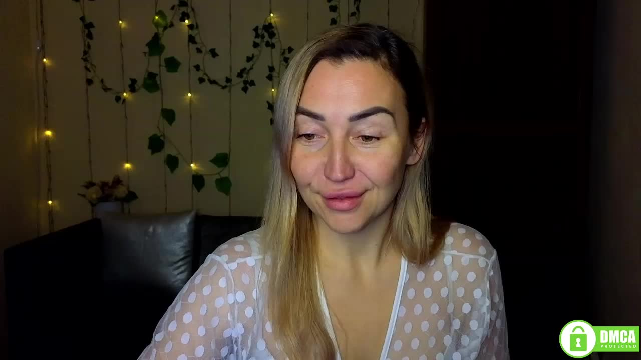 Jullyblondkiss Приват Записи 2026-01-12