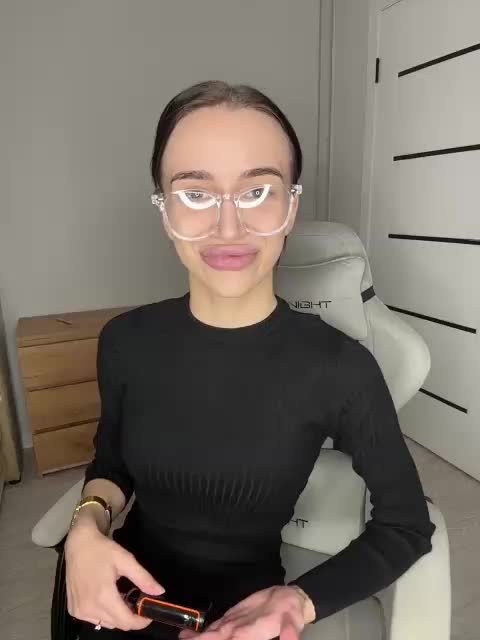 AdeleLaCroix Приват Записи 2026-01-17