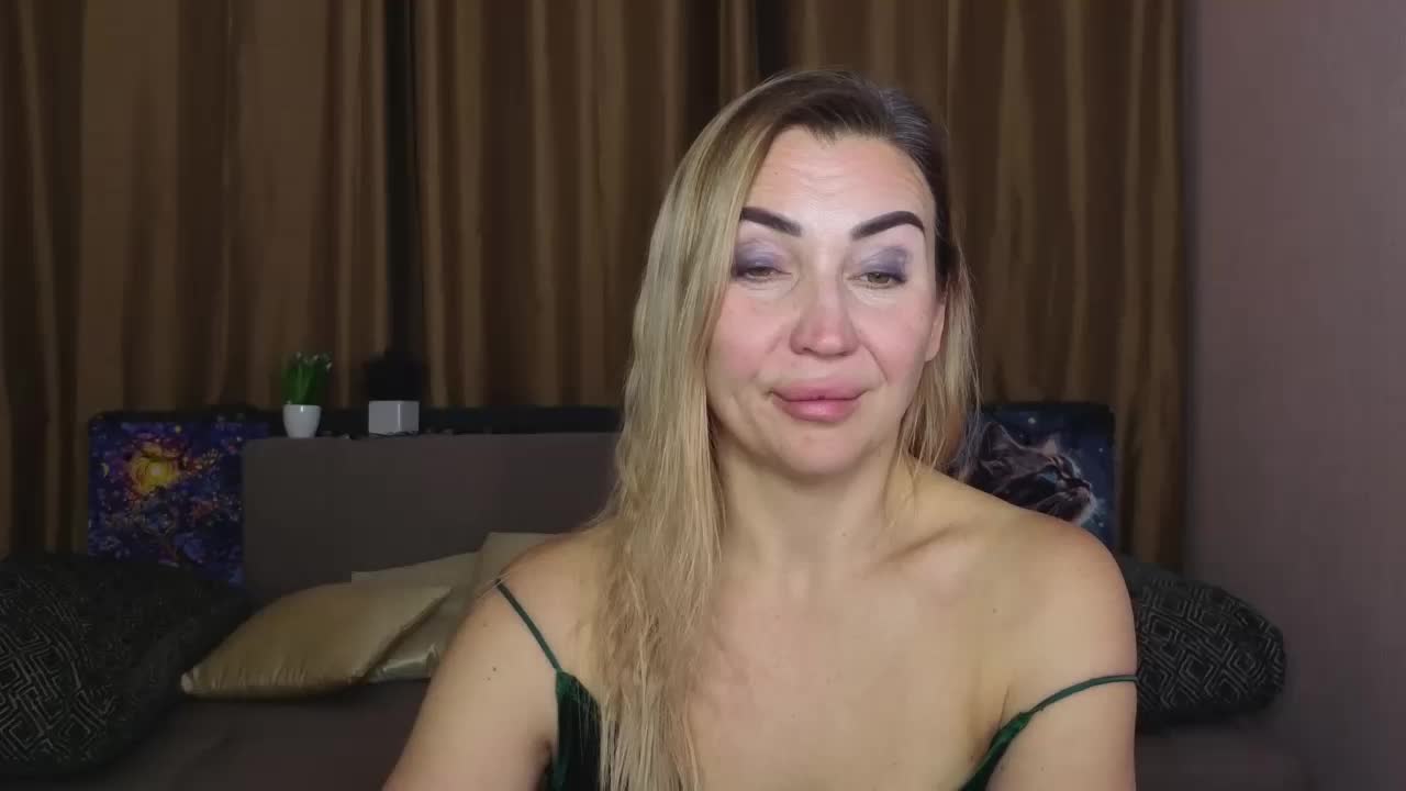 Jullyblondkiss Приват Записи 2026-01-18