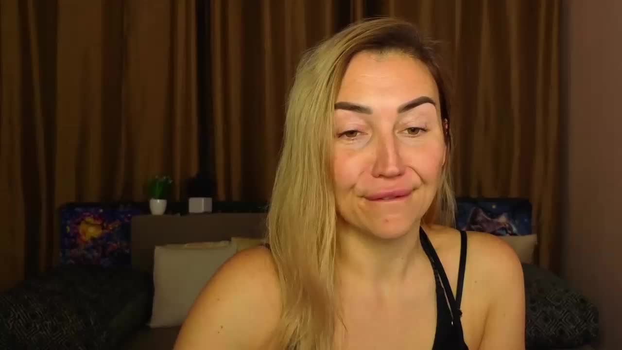 Jullyblondkiss Приват Записи 2026-01-19