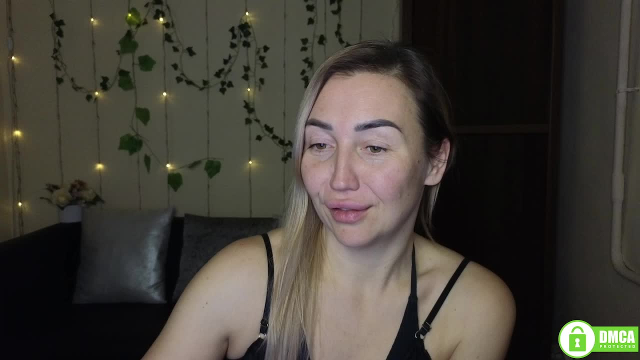 Jullyblondkiss Приват Записи 2026-01-28