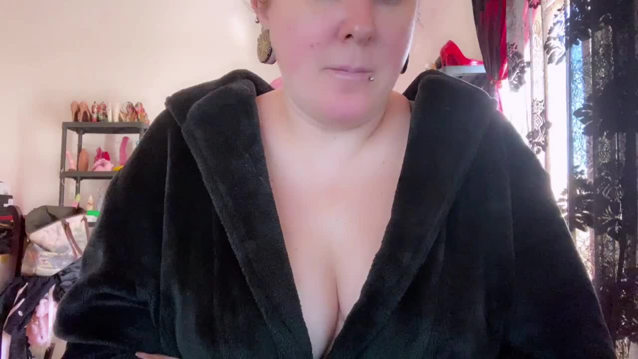 NylonQueen Приват Записи 2026-02-24