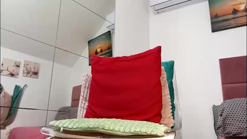 julianejae Приват Записи 2026-02-25