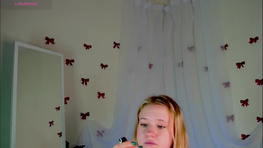 emilyhewell Приват Записи 2026-03-16