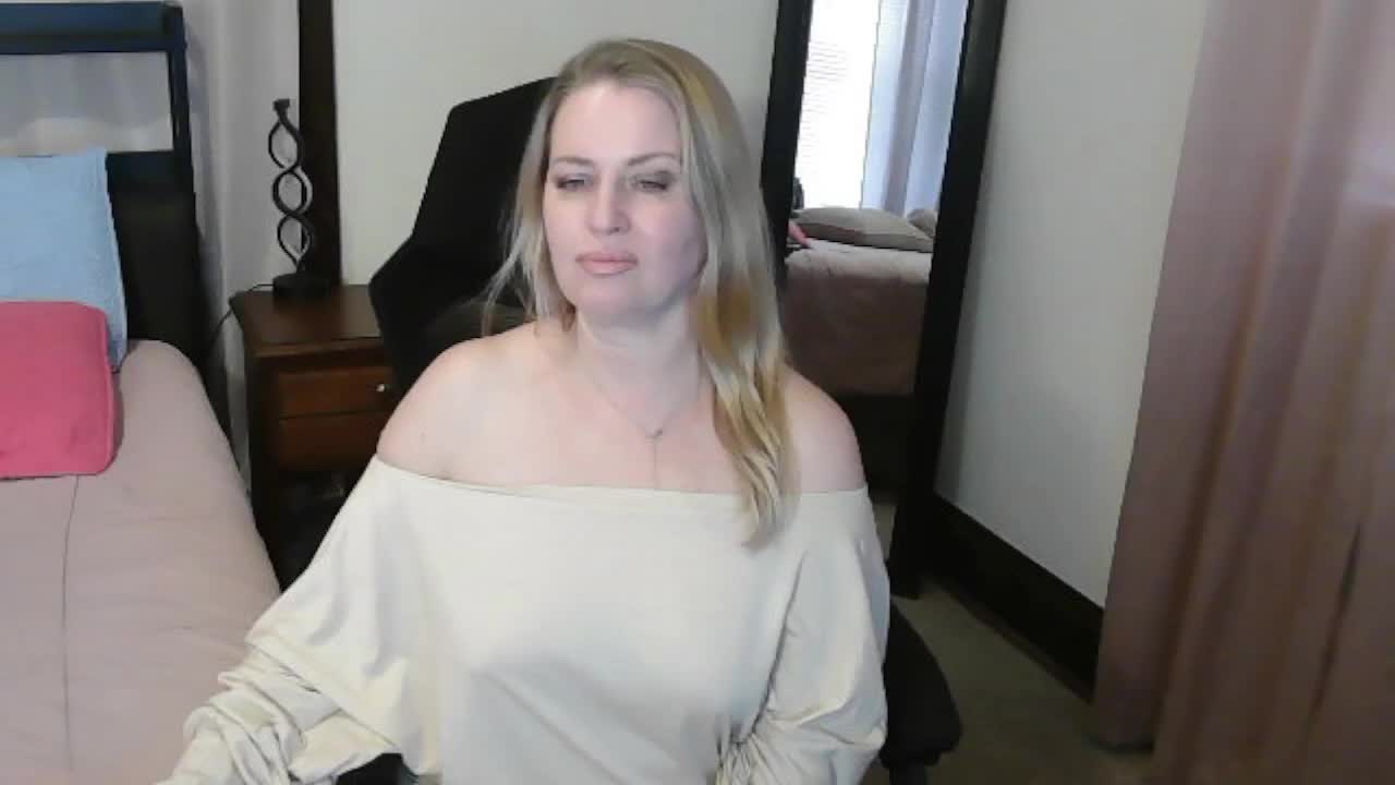 Holliekate Приват Записи 2026-03-18