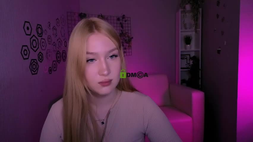 playful_sophie Приват Записи 2026-04-08