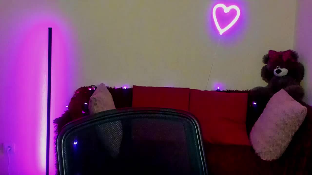 Aliciaredluv Приват Записи 2026-04-09