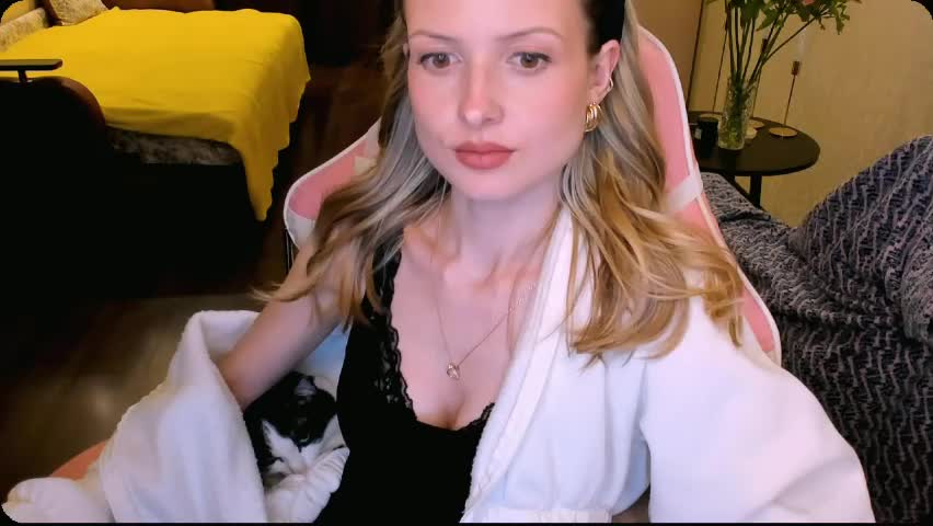 julie_flores Приват Записи 2026-04-10