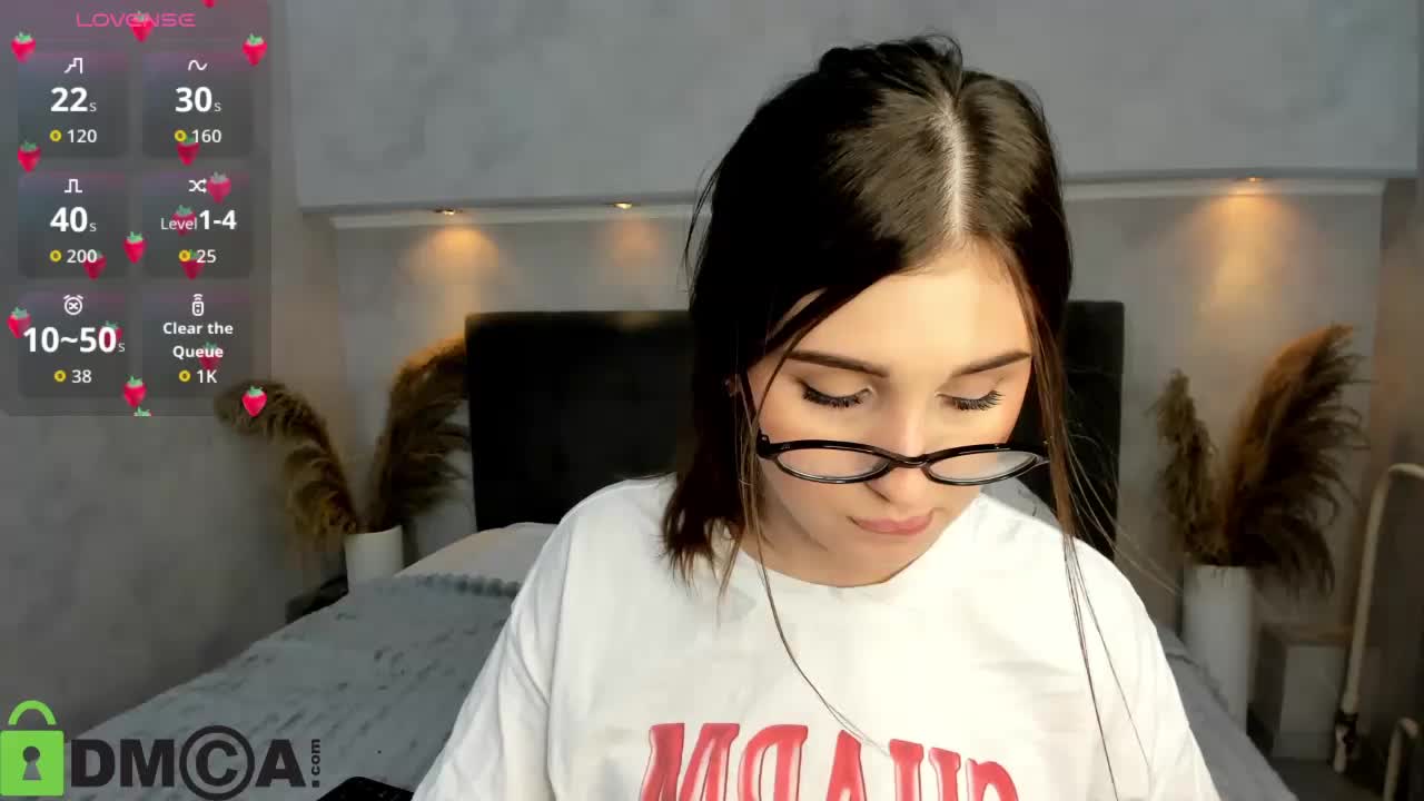 Emily-Lews Приват Записи 2026-04-10