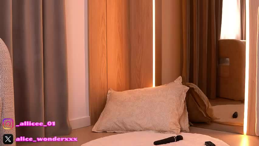 vanessasimon_2026-04-14_10-06-35_993 Приват Записи 2026-04-14