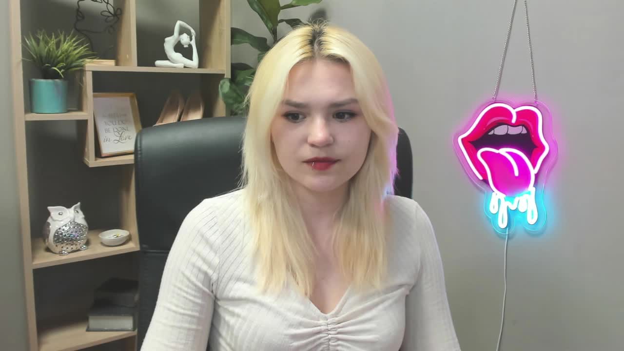 SweetLilyxo Приват Записи 2026-04-14