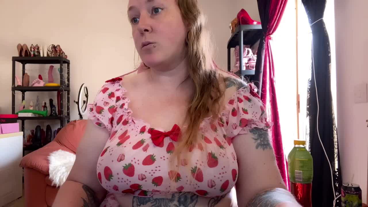 NylonQueen Приват Записи 2026-04-14