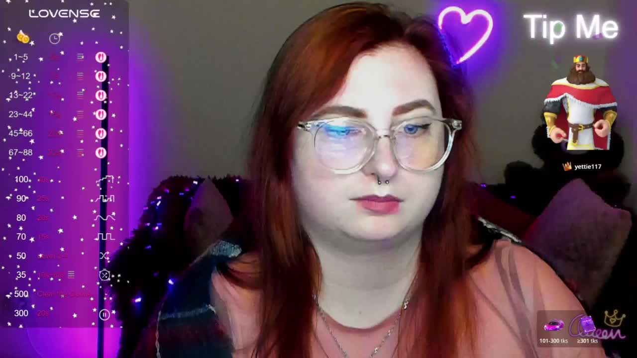 Aliciaredluv Приват Записи 2026-04-14