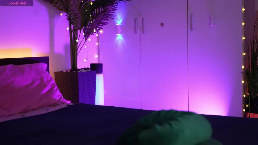 lorettelorenaa Приват Записи 2026-04-15