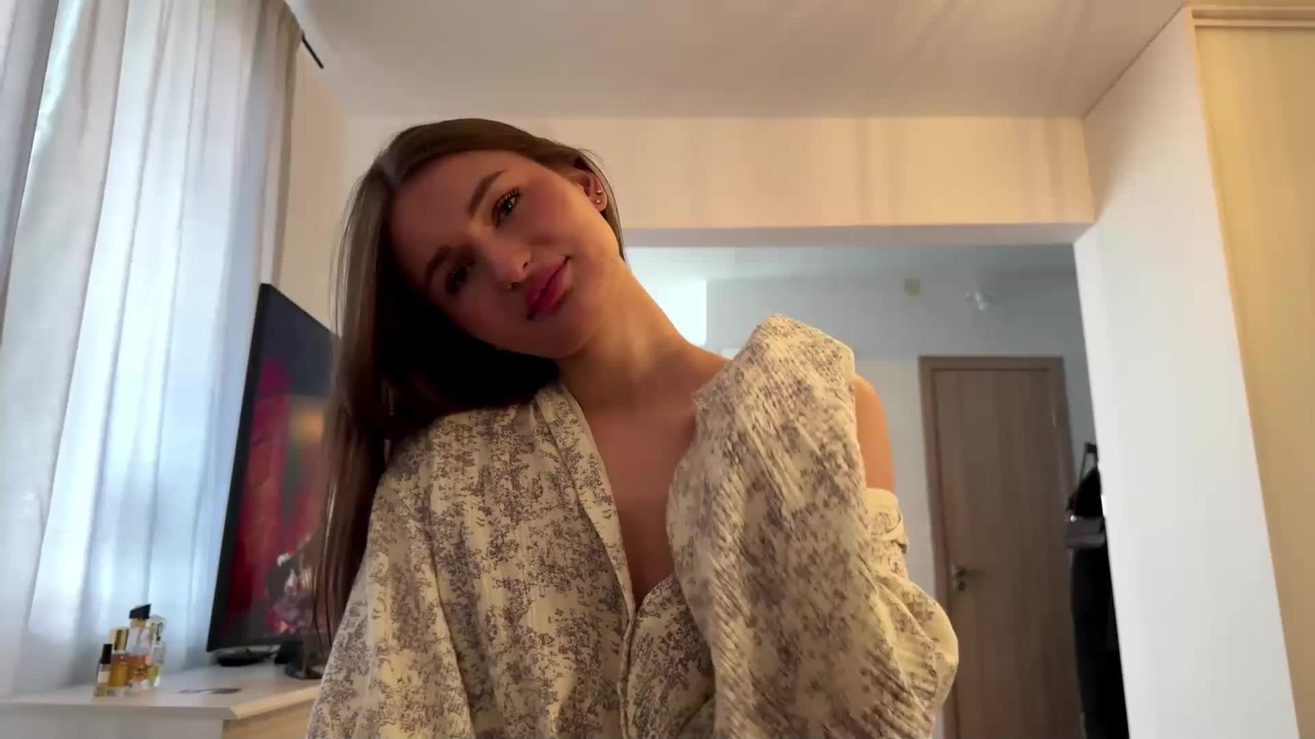 LauraMondella Приват Записи 2026-04-17