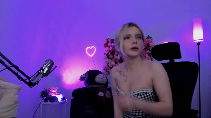 aurorawrenfield Приват Записи 2026-04-17