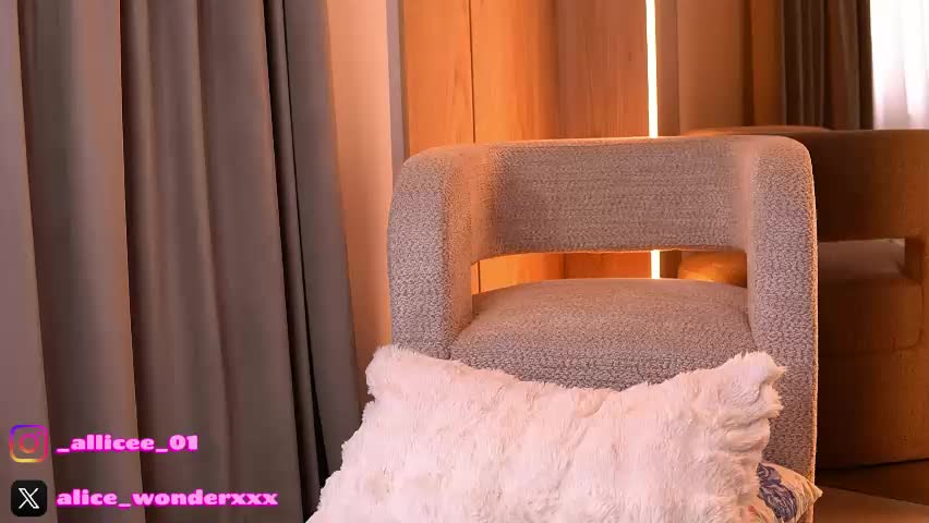 vanessasimon Приват Записи 2026-04-21