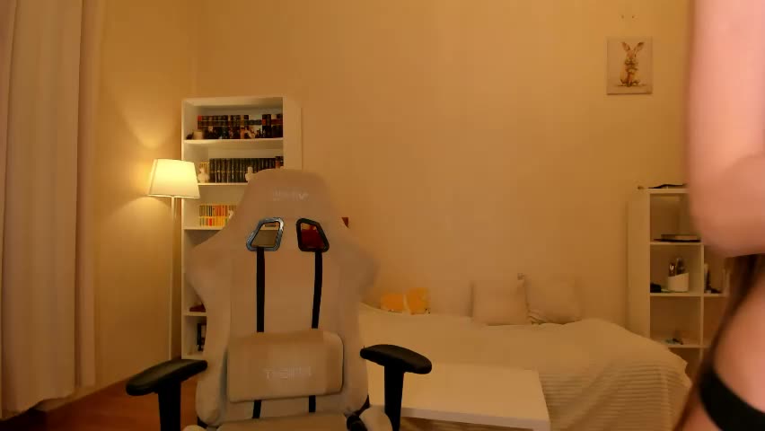 emilyhoston Приват Записи 2026-04-25