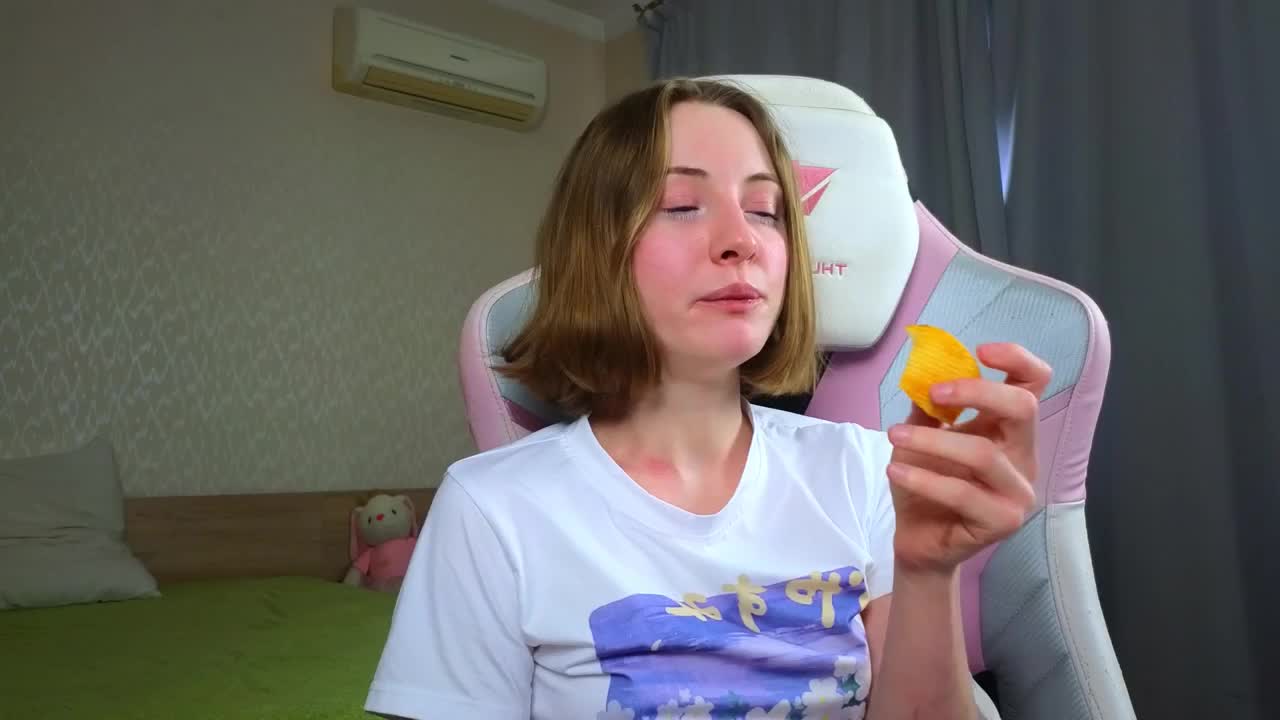 Adelina-Cowell Приват Записи 2026-04-25