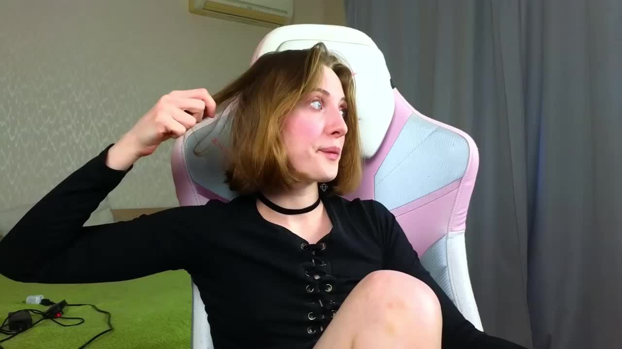 Adelina-Cowell Приват Записи 2026-04-26