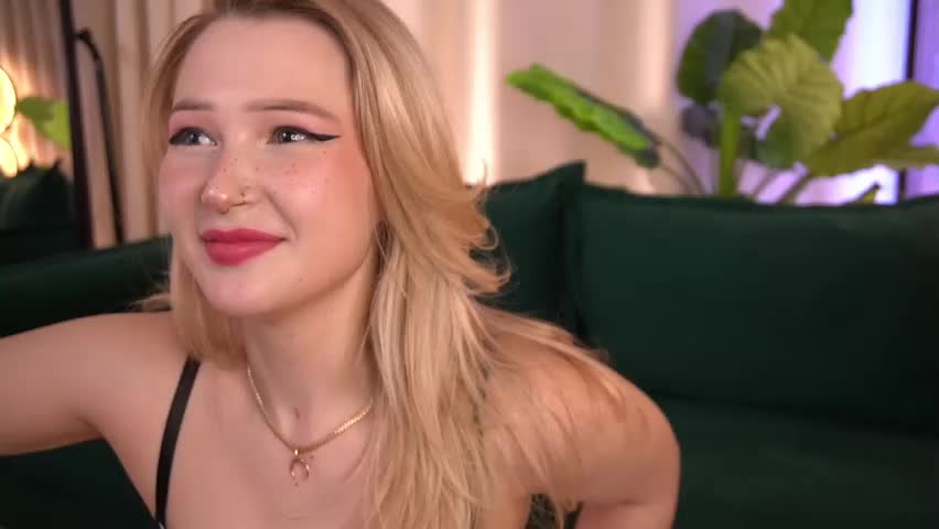 laurawifeness Приват Записи 2026-04-27