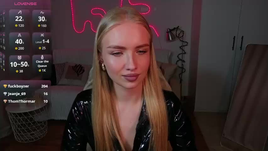 tessahamilton Приват Записи 2026-04-27