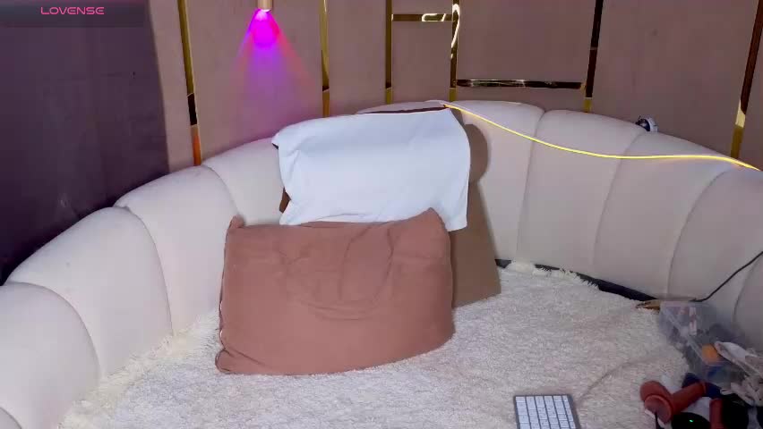 emilytrays Приват Записи 2026-05-02