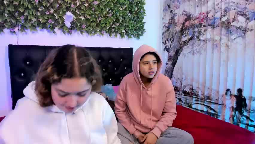 zoe_and_valeria Приват Записи 2026-05-05