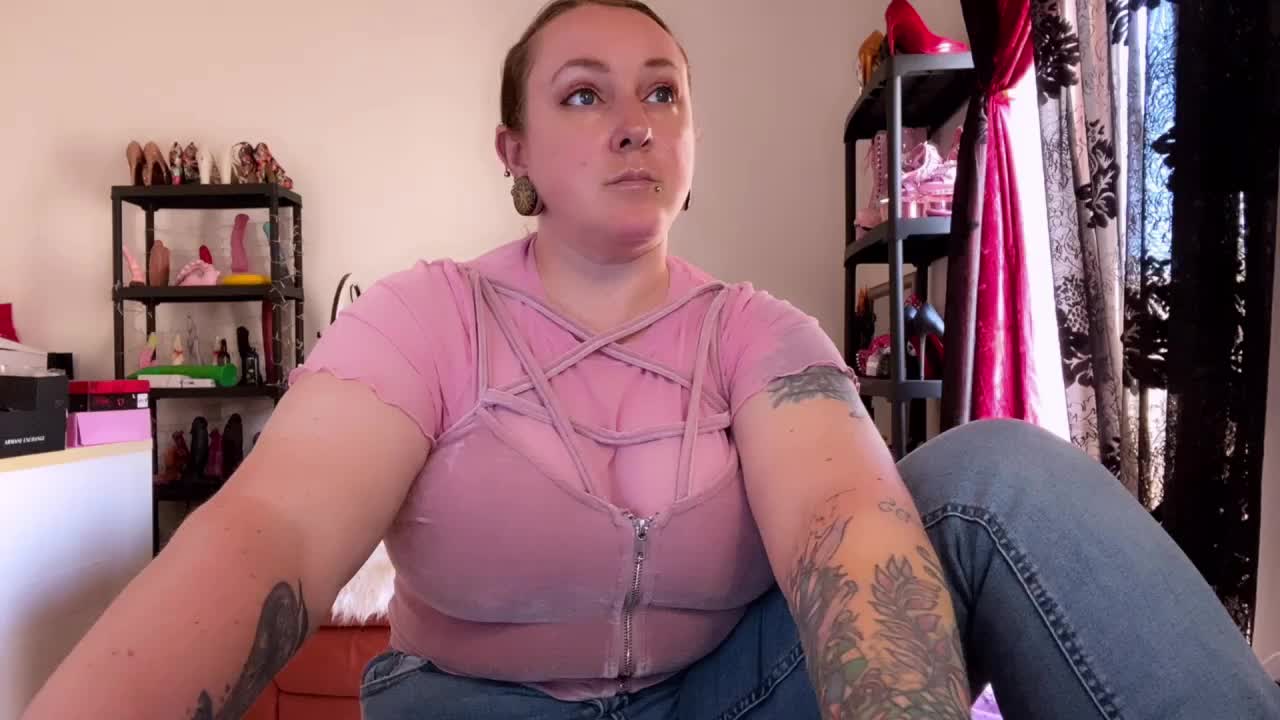 NylonQueen Приват Записи 2026-05-17