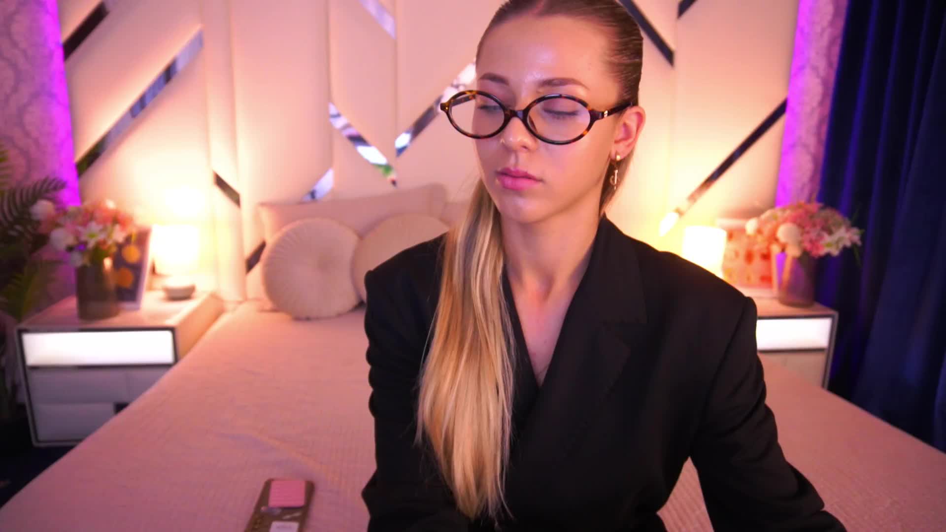 LoveeDove Приват Записи 2026-06-04