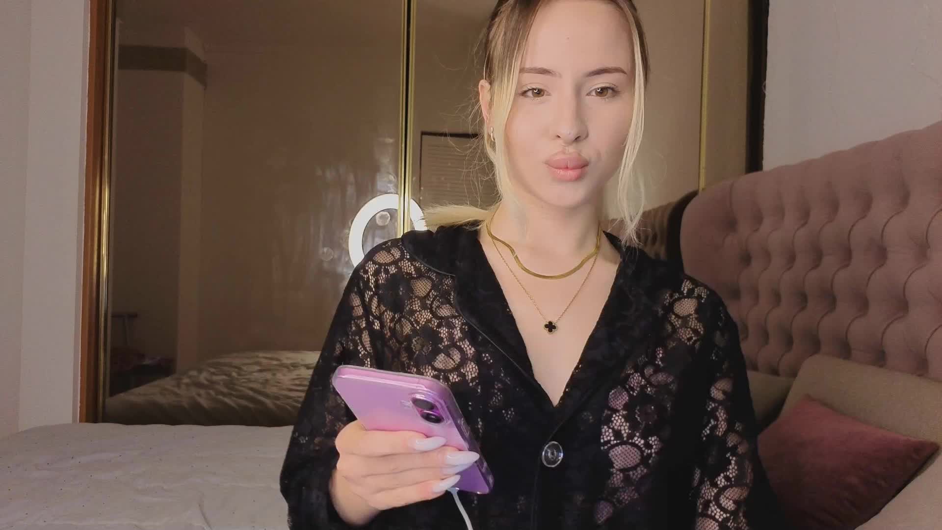 Bella-crazyy Приват Записи 2026-06-04