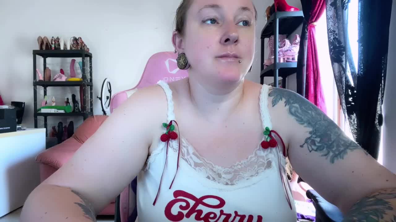 NylonQueen Приват Записи 2026-06-10