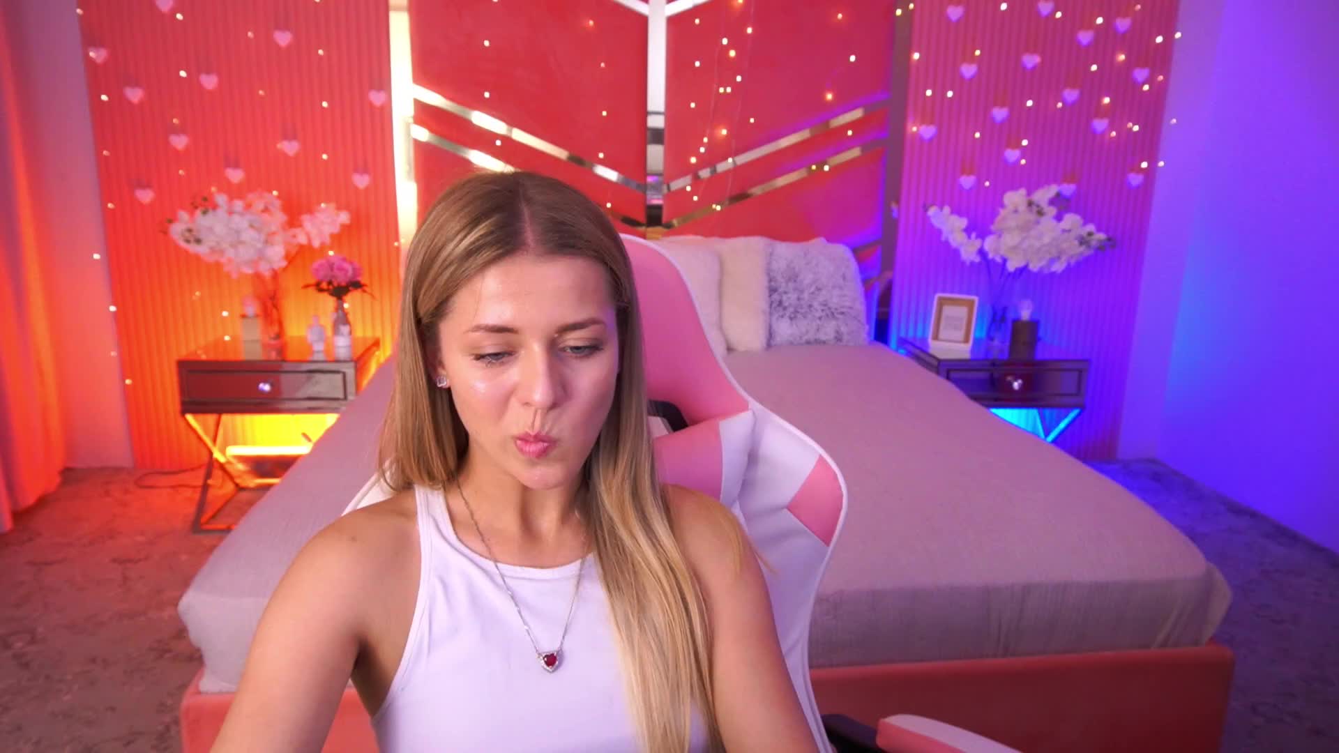 LoveeDove Приват Записи 2026-06-17