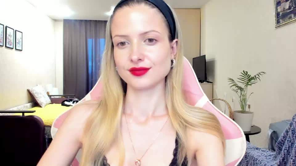 julie_flores Приват Записи 2026-06-25