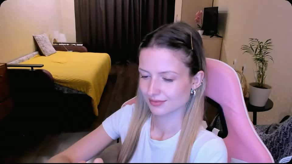 julie_flores Приват Записи 2026-07-02