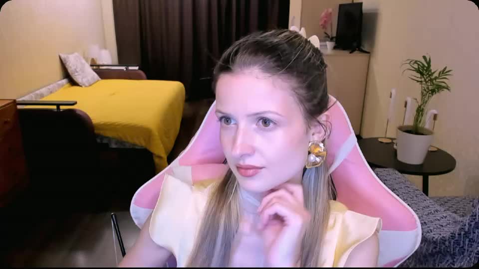 julie_flores Приват Записи 2026-07-05