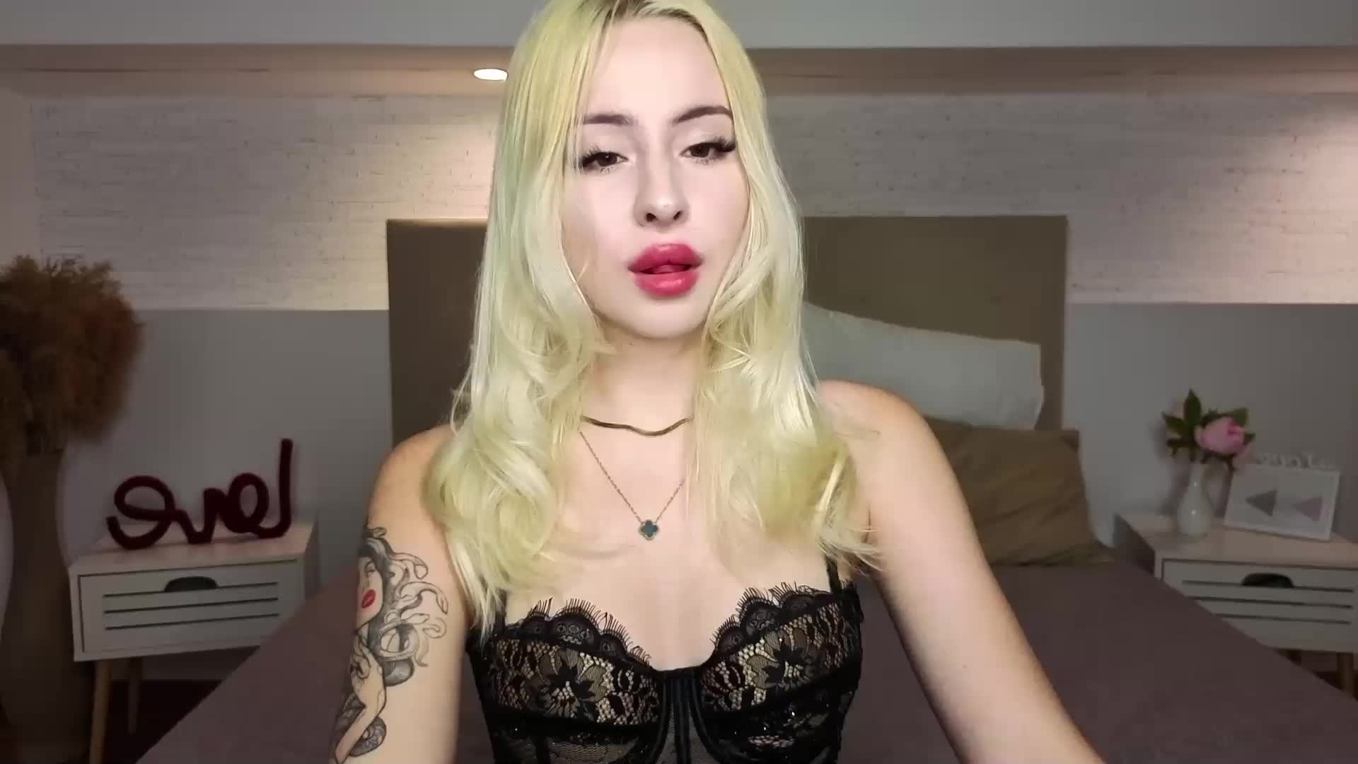 Bella-crazyy Приват Записи 2026-07-12