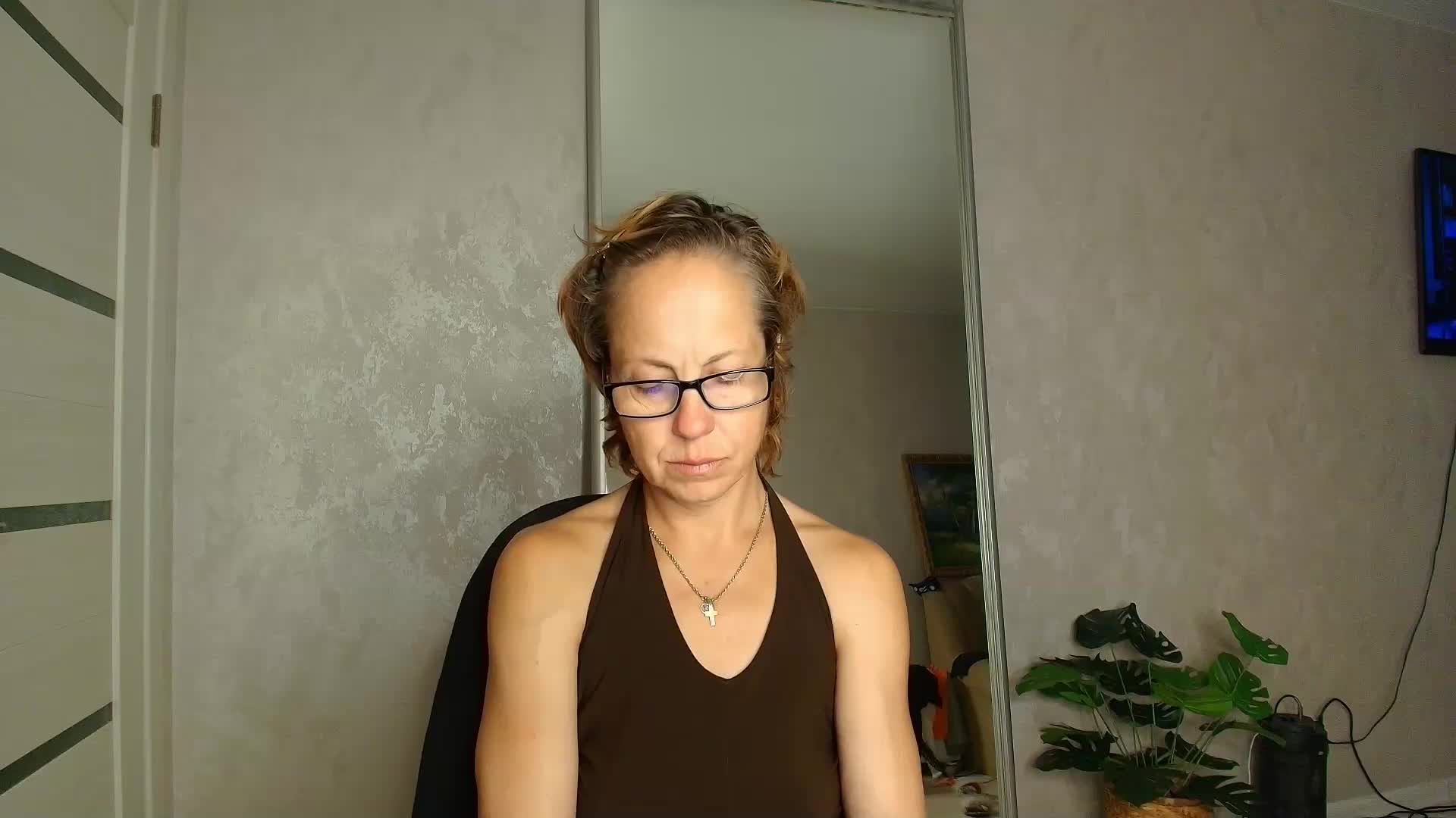 LioraWeiss Приват Записи 2026-07-16
