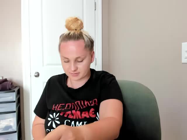 Adellebunny Приват Записи 2026-08-06