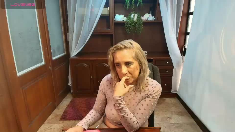 monserratgray_2026-08-11_19-19-19_653 Приват Записи 2026-08-12