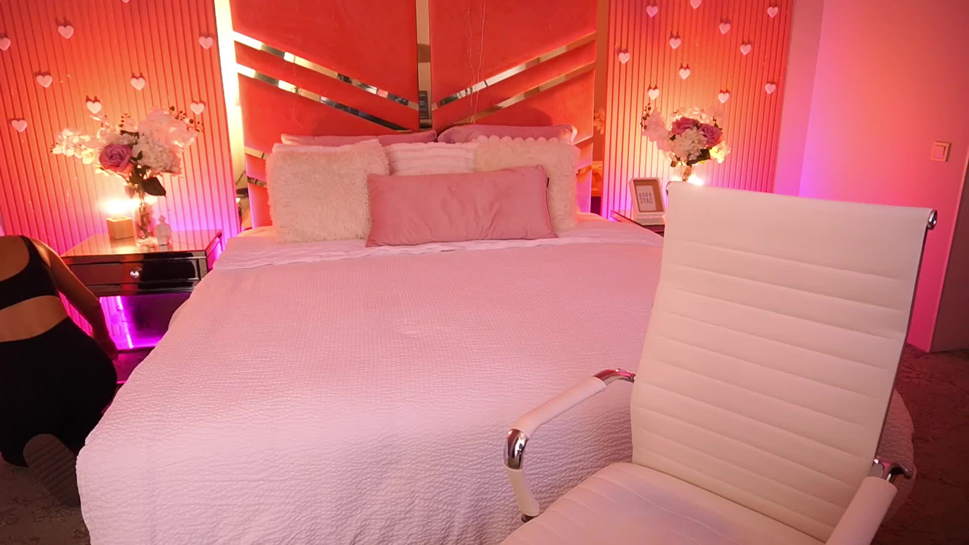 LoveeDove Приват Записи 2026-08-15