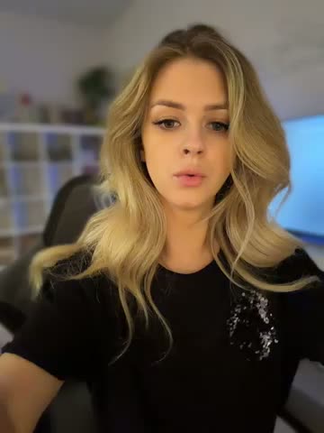 Love_Bri Приват Записи 2026-08-16
