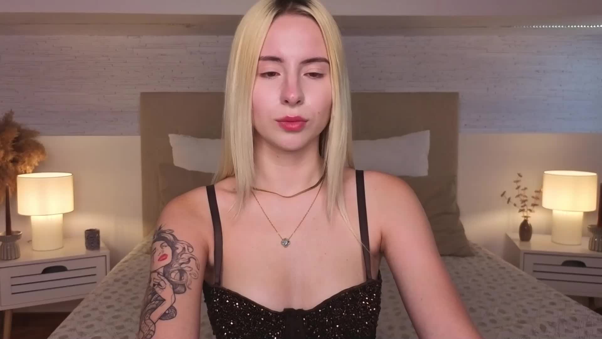 Bella-crazyy Приват Записи 2026-08-16