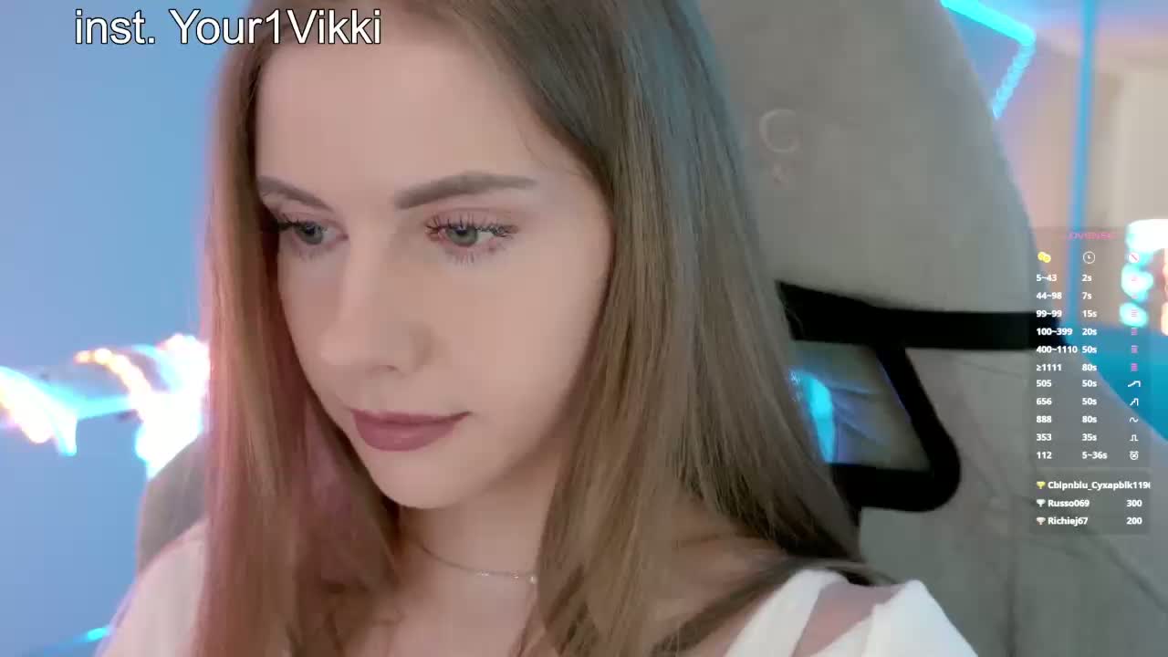 VikkiExtraCheese Приват Записи 2026-08-19