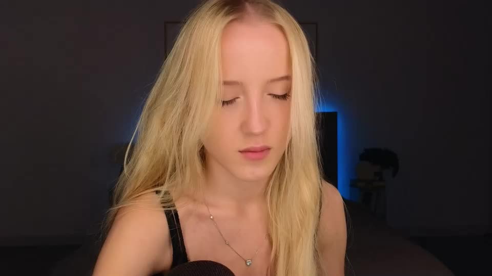adele_armas Приват Записи 2026-08-19